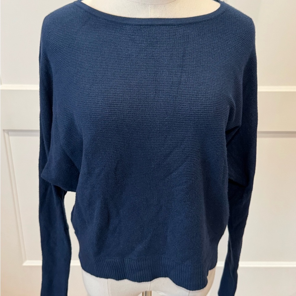 TAHARI | Lightweight Sweater - Blue | Size: Large